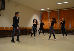 Tobiáš Košťal so svojím tanečným tímom2