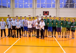 Ultimate Frisbee 2019 - ukazuje fotografie v koreňovom adresári tohto albumu Ultimate Frisbee 2019