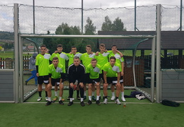 Medzinárodný turnaj vo futbale - ukazuje fotografie v koreňovom adresári tohto albumu Medzinárodný turnaj vo futbale