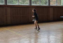 Bedmintonový turnaj - ukazuje fotografie v koreňovom adresári tohto albumu Bedmintonový turnaj