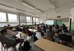 Prednášky o sporení na dôchodok - ukazuje fotografie v koreňovom adresári tohto albumu Prednášky o sporení na dôchodok