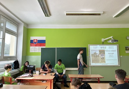 Voda a piesok v srdci na ZŠ Nábrežná - ukazuje fotografie v koreňovom adresári tohto albumu Voda a piesok v srdci na ZŠ Nábrežná