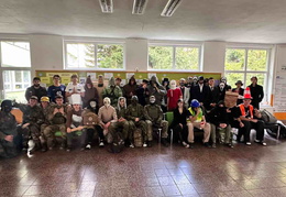 Vyučovanie v maskách - ukazuje fotografie v koreňovom adresári tohto albumu Vyučovanie v maskách