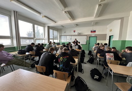 Prednášky o dôchodkových pilieroch a dôchodkovom sporení - ukazuje fotografie v koreňovom adresári tohto albumu Prednášky o dôchodkových pilieroch a dôchodkovom sporení