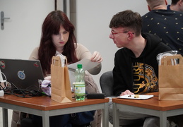 GameJam Nitra - ukazuje fotografie v koreňovom adresári tohto albumu GameJam Nitra
