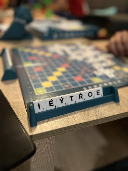 12 Tazke skladanie Scrabble